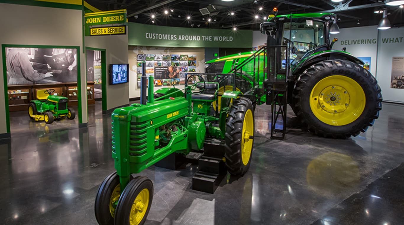 John Deere Tractor & Engine Museum in Waterloo John Deere CA