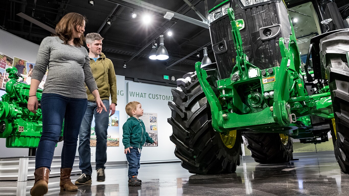 Tractor & Engine Museum John Deere Attraction in Waterloo, Iowa