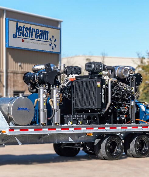 Une unité de jet d'eau Jetstream posée sur un lit de camion
