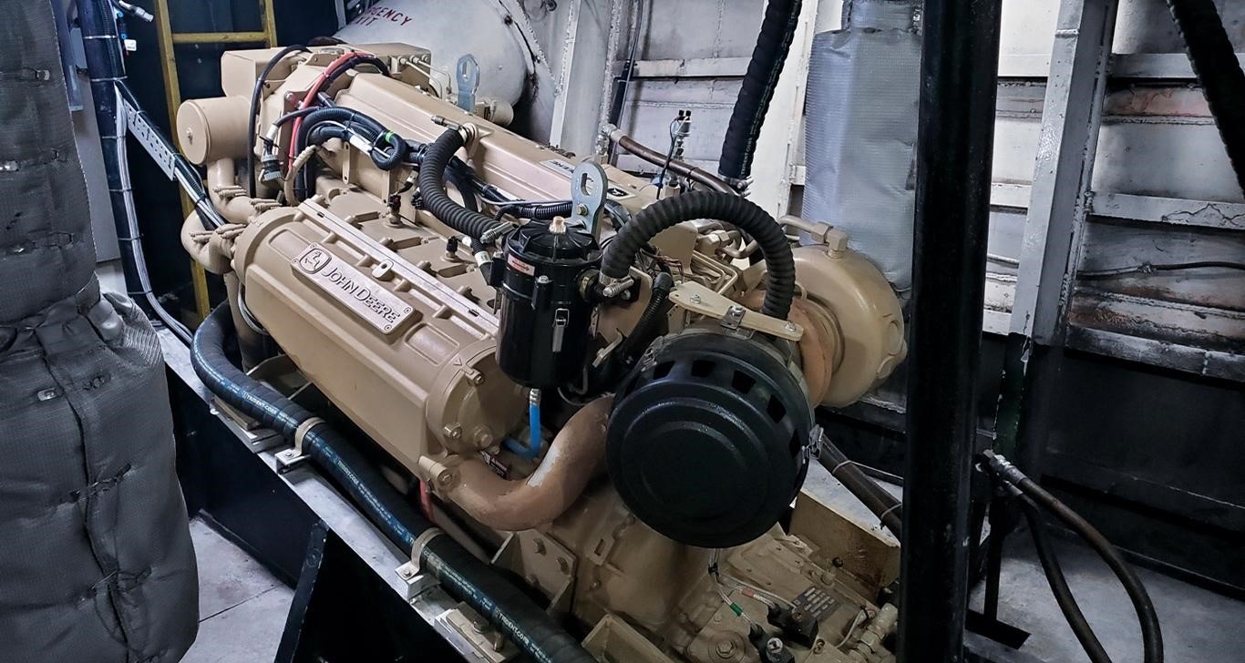 Des moteurs marins PowerTech™ 6135SFM85 de John Deere à l’intérieur du navire de relève Miss Vivian