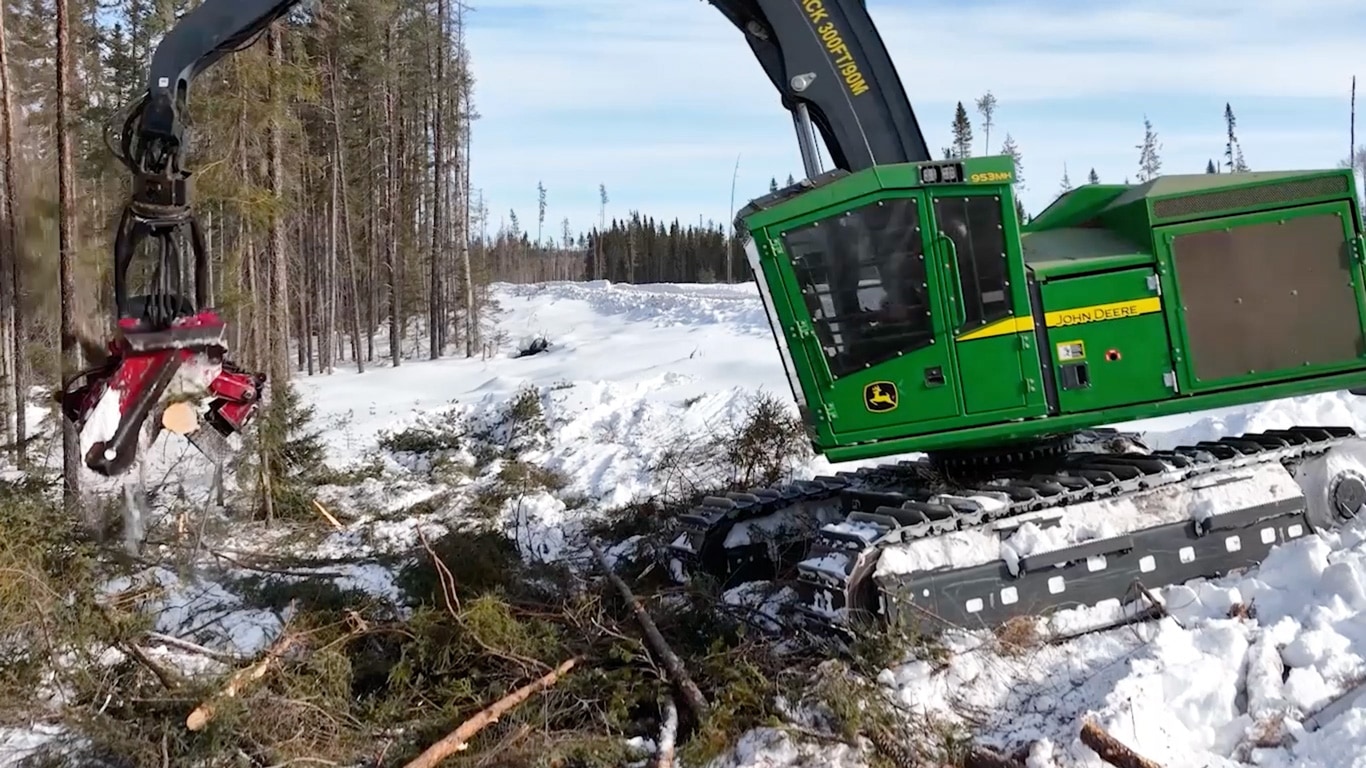 N’importe quelle condition. N’importe quelle pente. N’importe quel travail. Nos machines : la solution dont vous avez besoin.