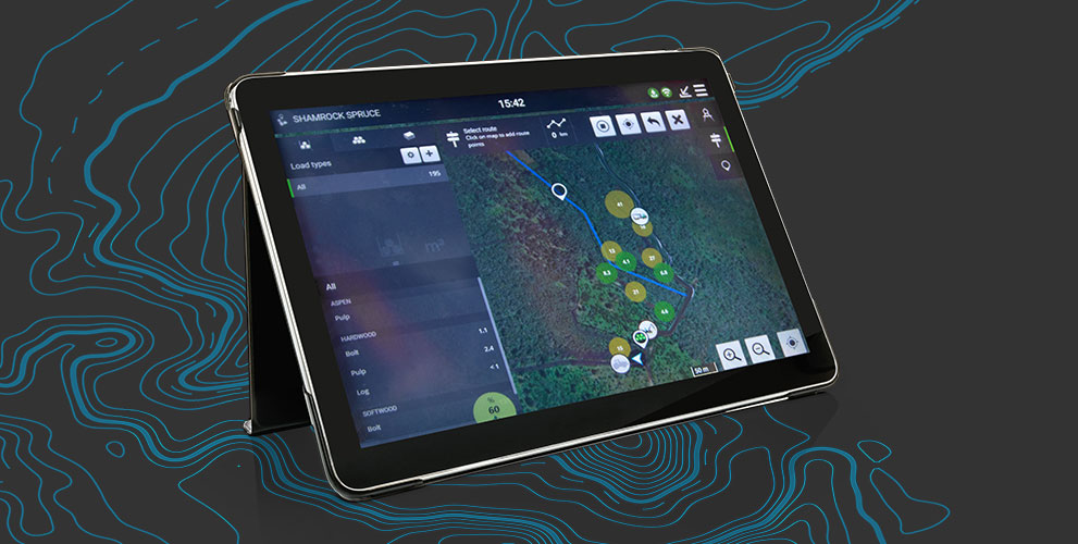 Tablette montrant à l'écran une carte TimberMatic avec une carte topographique en arrière-plan 