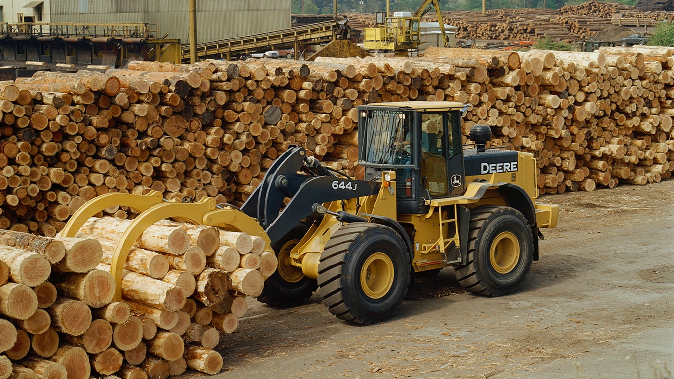 John Deere Wheel Loaders for Logging and Forestry