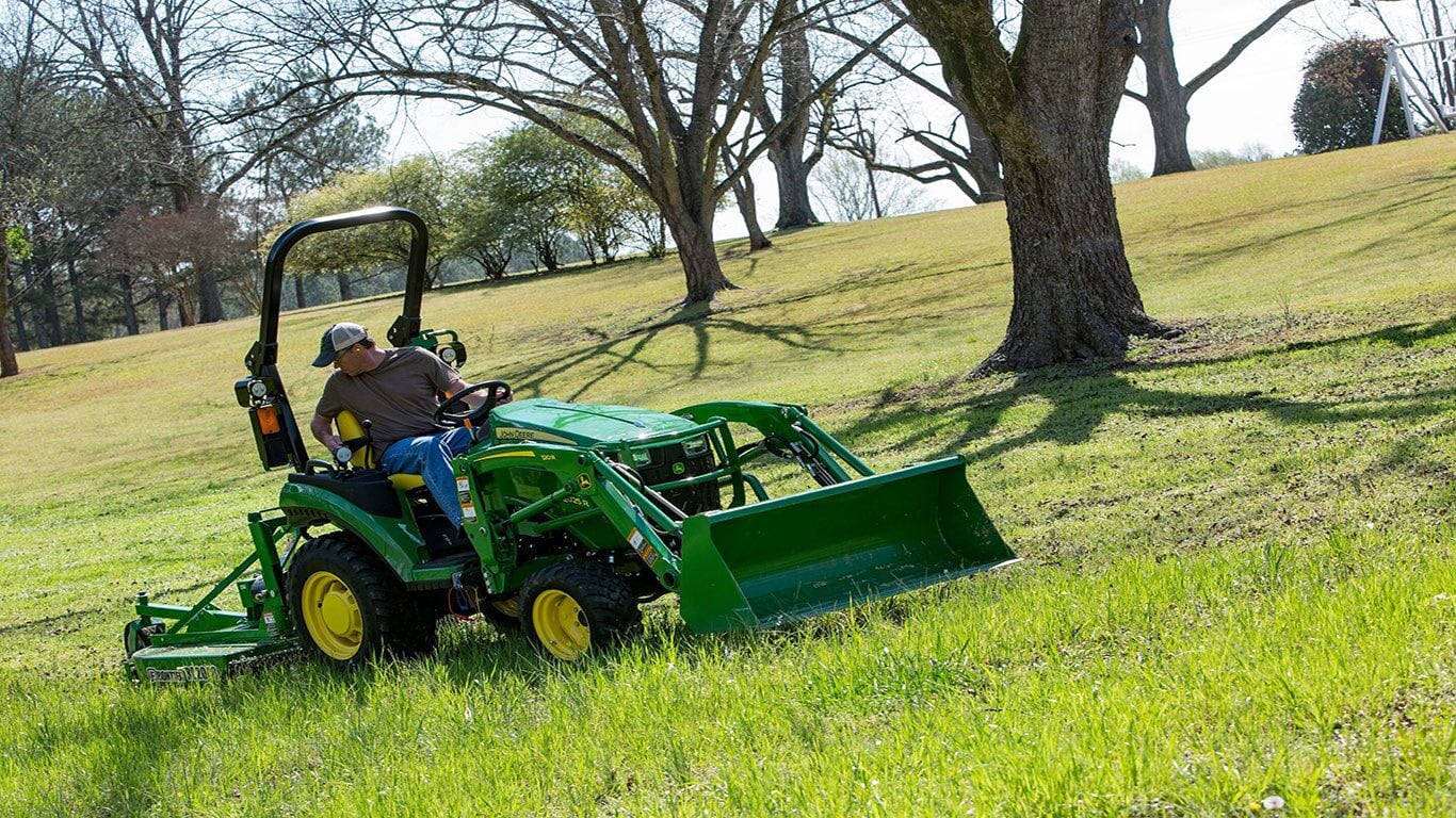 John Deere 2025R Compact Tractor is Redesigned for Model Year 2017
