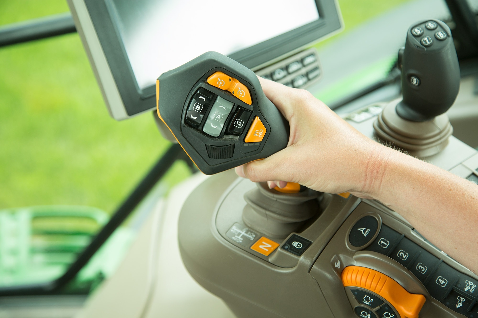 John Deere_CommandPro_r4f023680_lr
