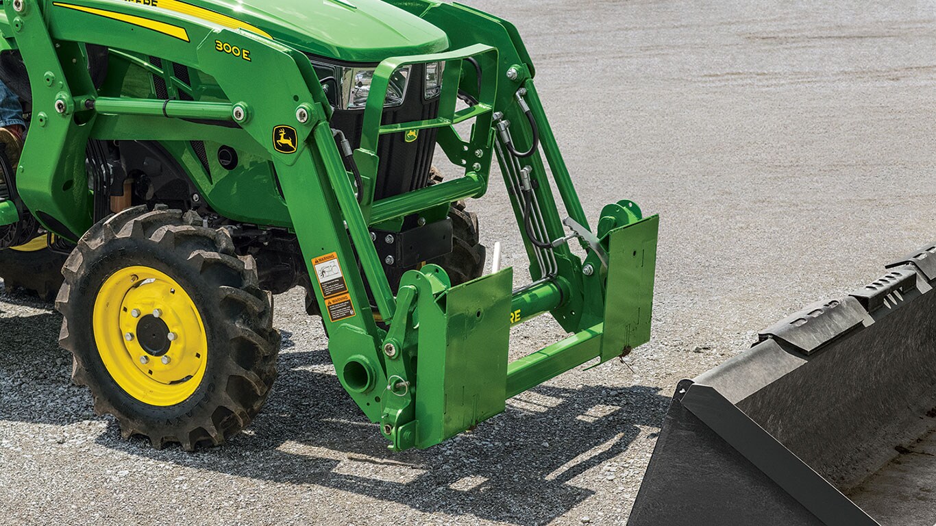 The Frontier SA20F Skid Steer Carrier Adapter can be attached or detached in under 50 seconds.