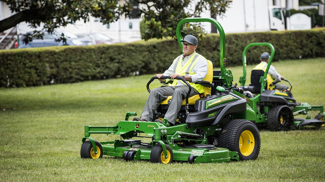 Tondeuse diesel ZTrak Z994R de John Deere