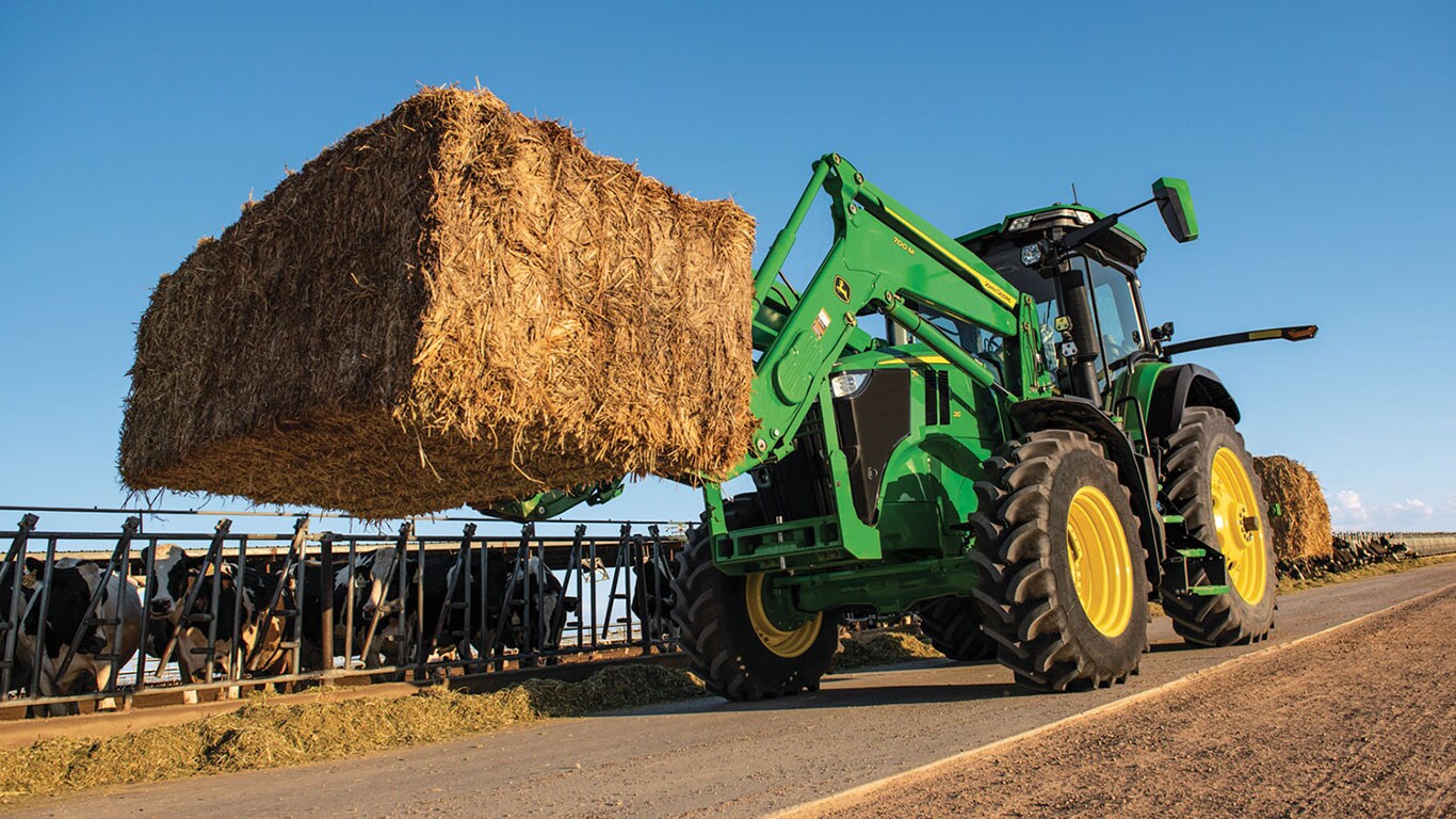 The John Deere 7R 210 is standard equipped with a John Deere e23 PowerShift transmission.