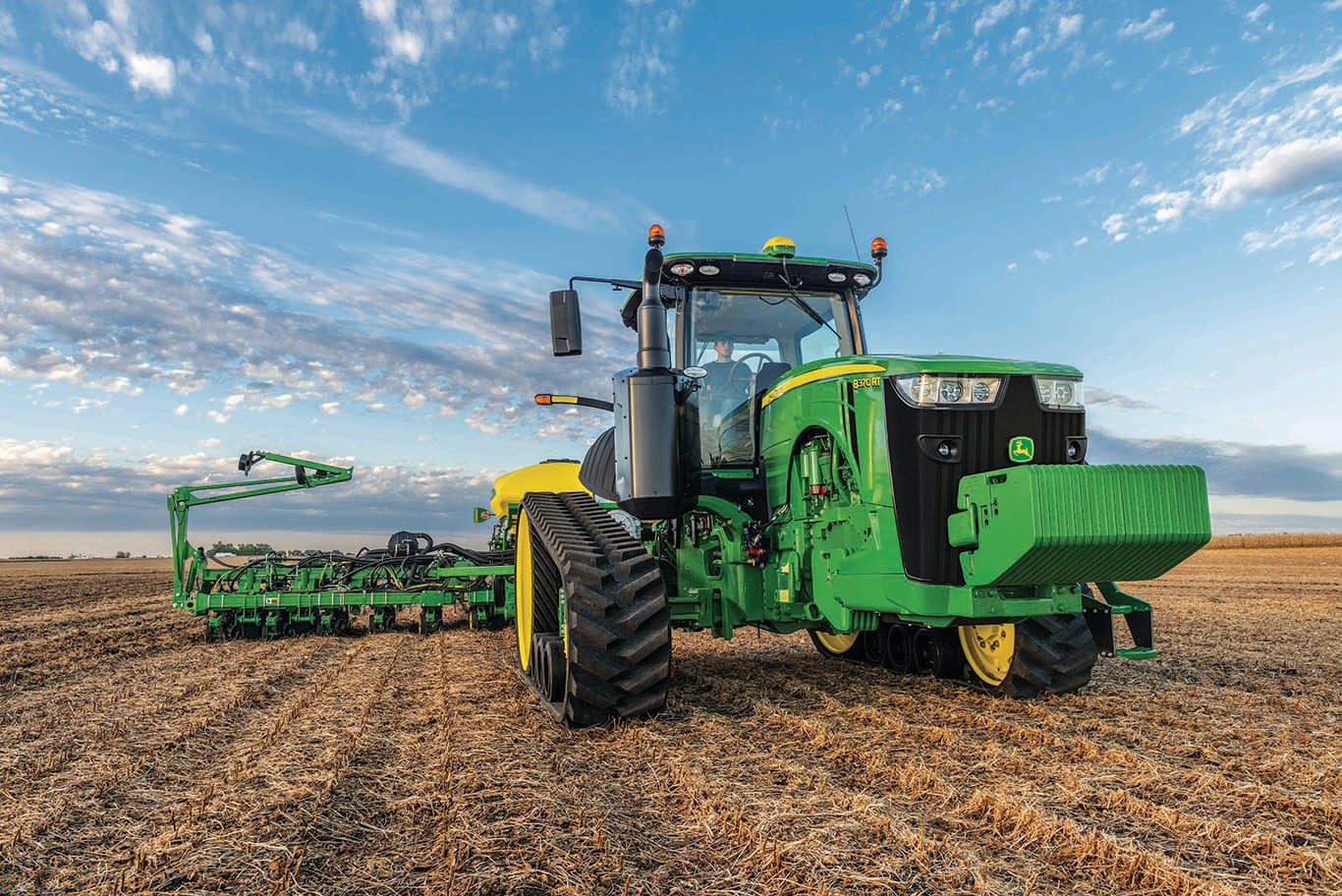 Deere_8R_Tractor_r4x000143_R1_lr