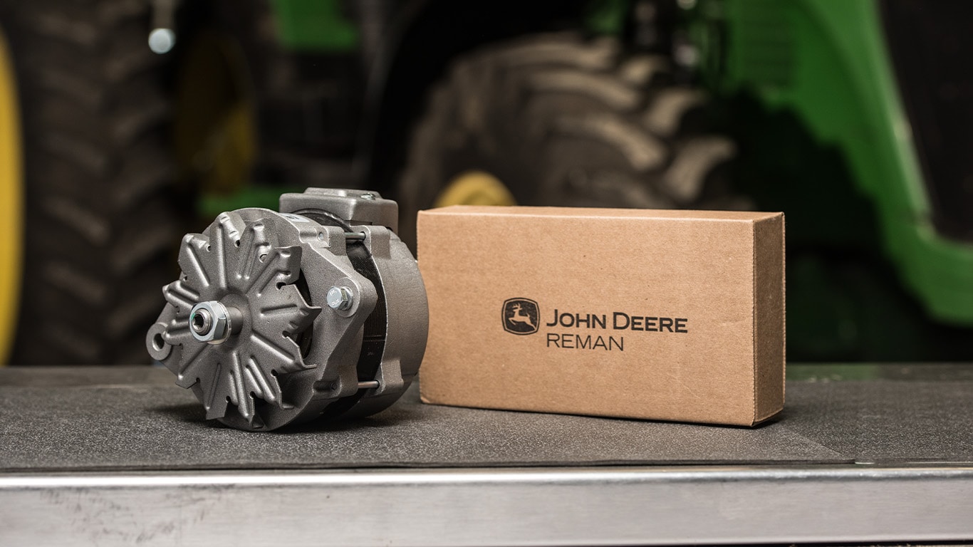 Une pompe à eau John Deere, un compresseur et un alternateur