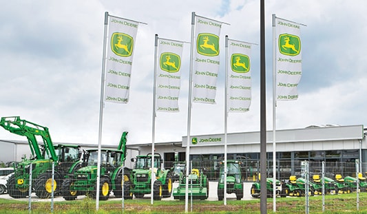 Une enseigne de concessionnaire John Deere