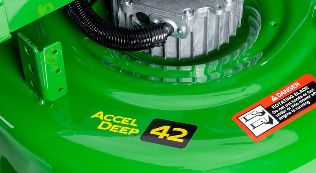 Close up of 42 in Accel Deep™ mower deck