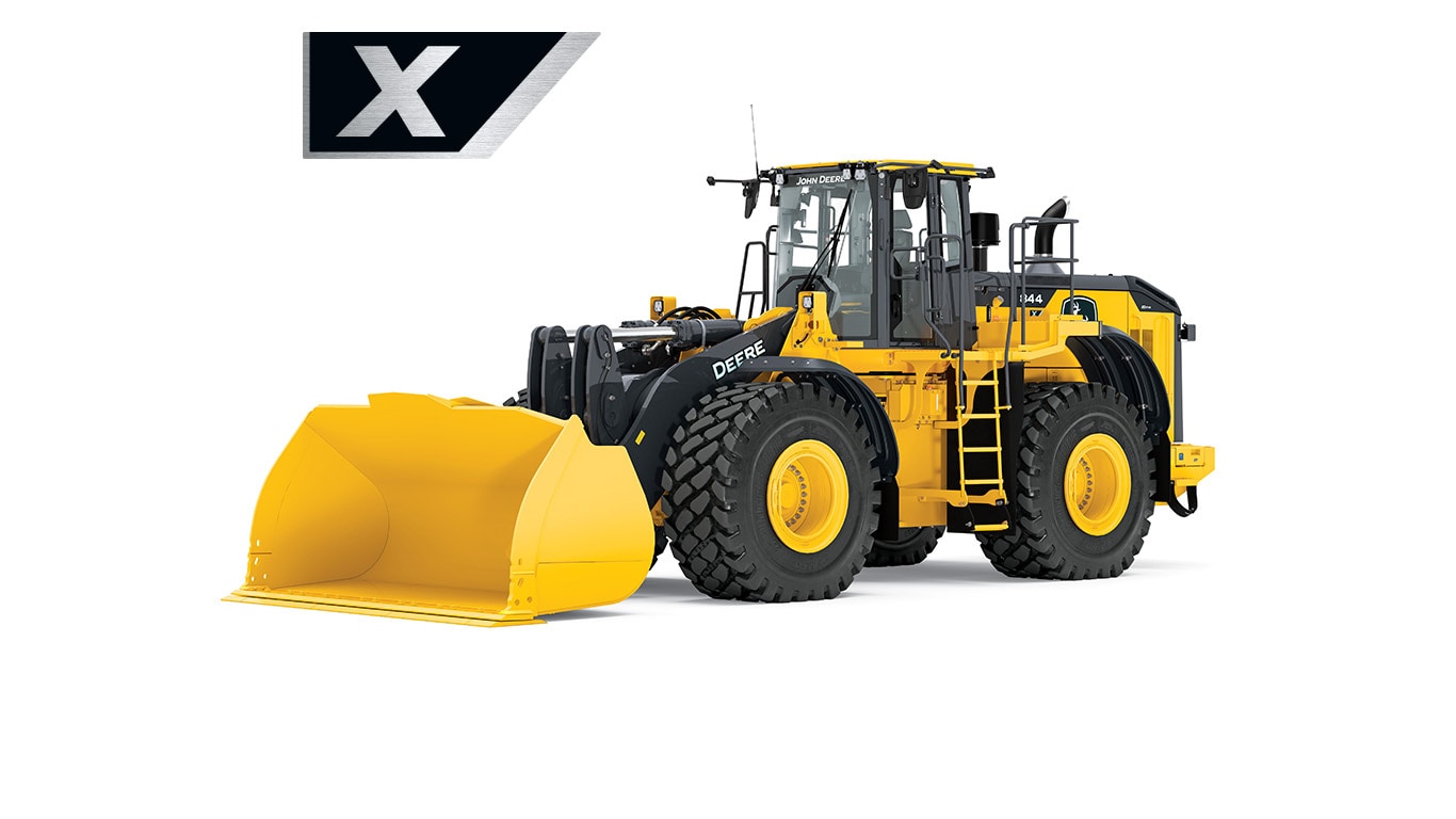 Chargeuse sur pneus 844 X‑Tier sur fond blanc