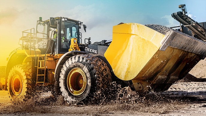 The 904 P-Tier Wheel Loader splashes through a puddle at the Lago Verde Mine in Florida.