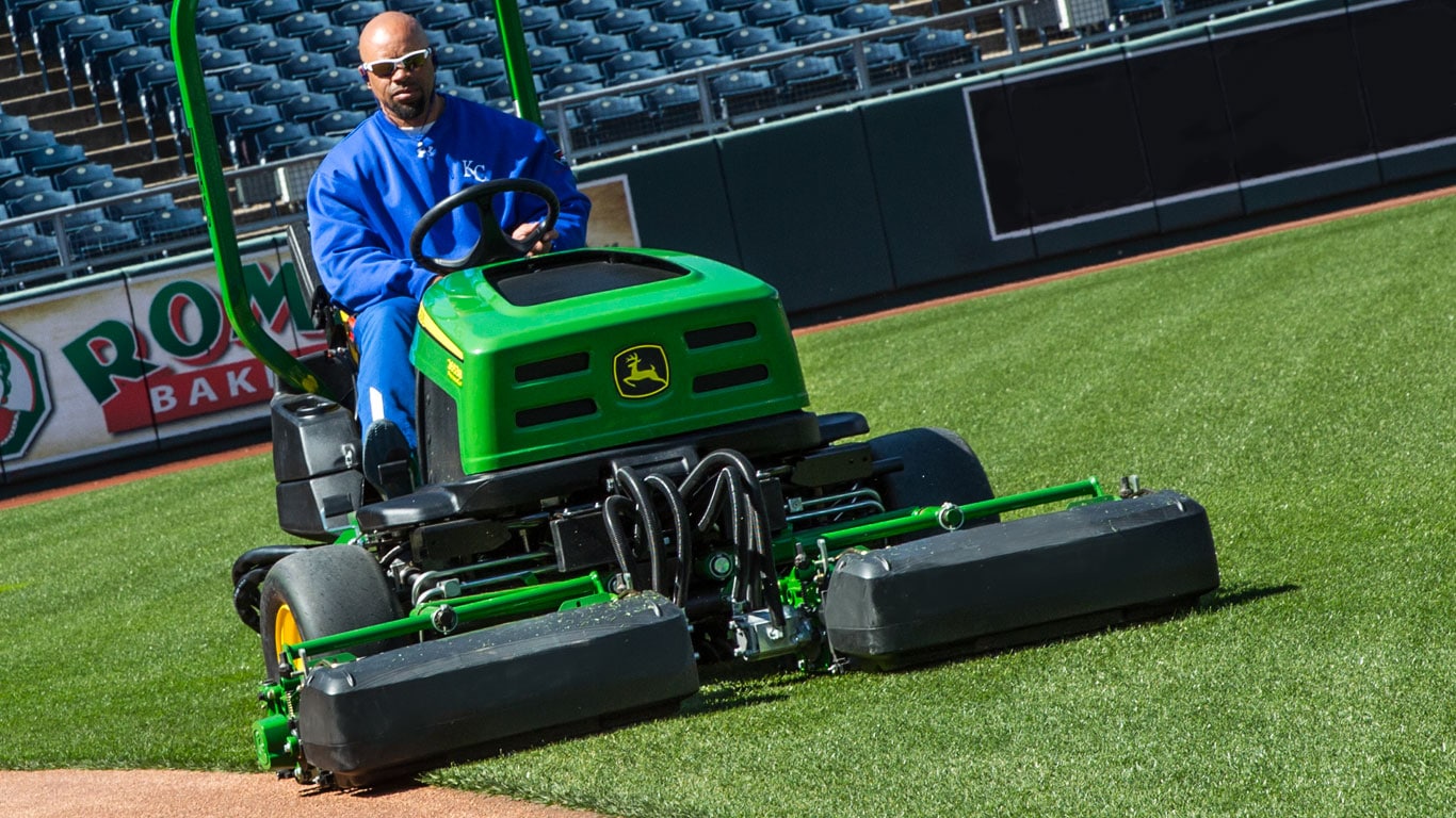 Golf Course & Sports Turf Equipment John Deere CA