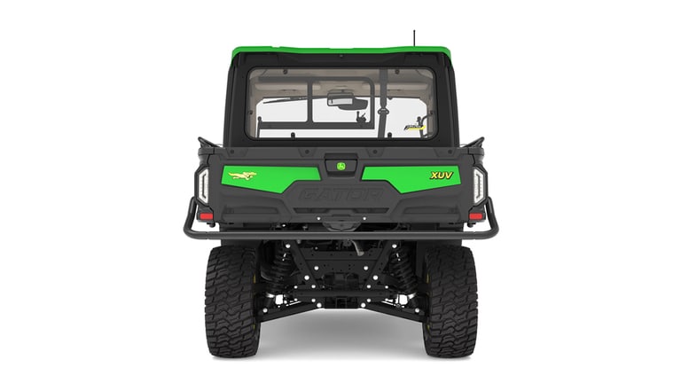 Image prise en studio d'un véhicule XUV 875R vu de l'arrière