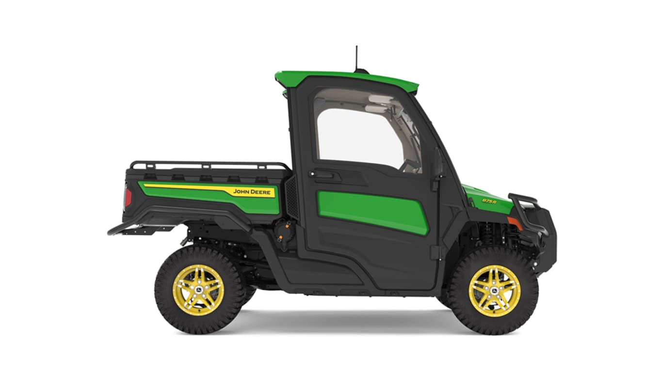 Image prise en studio d'un véhicule XUV 875R vu de la droite