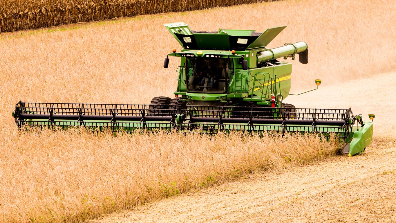 Grain Harvesting | S790 Combine | John Deere CA