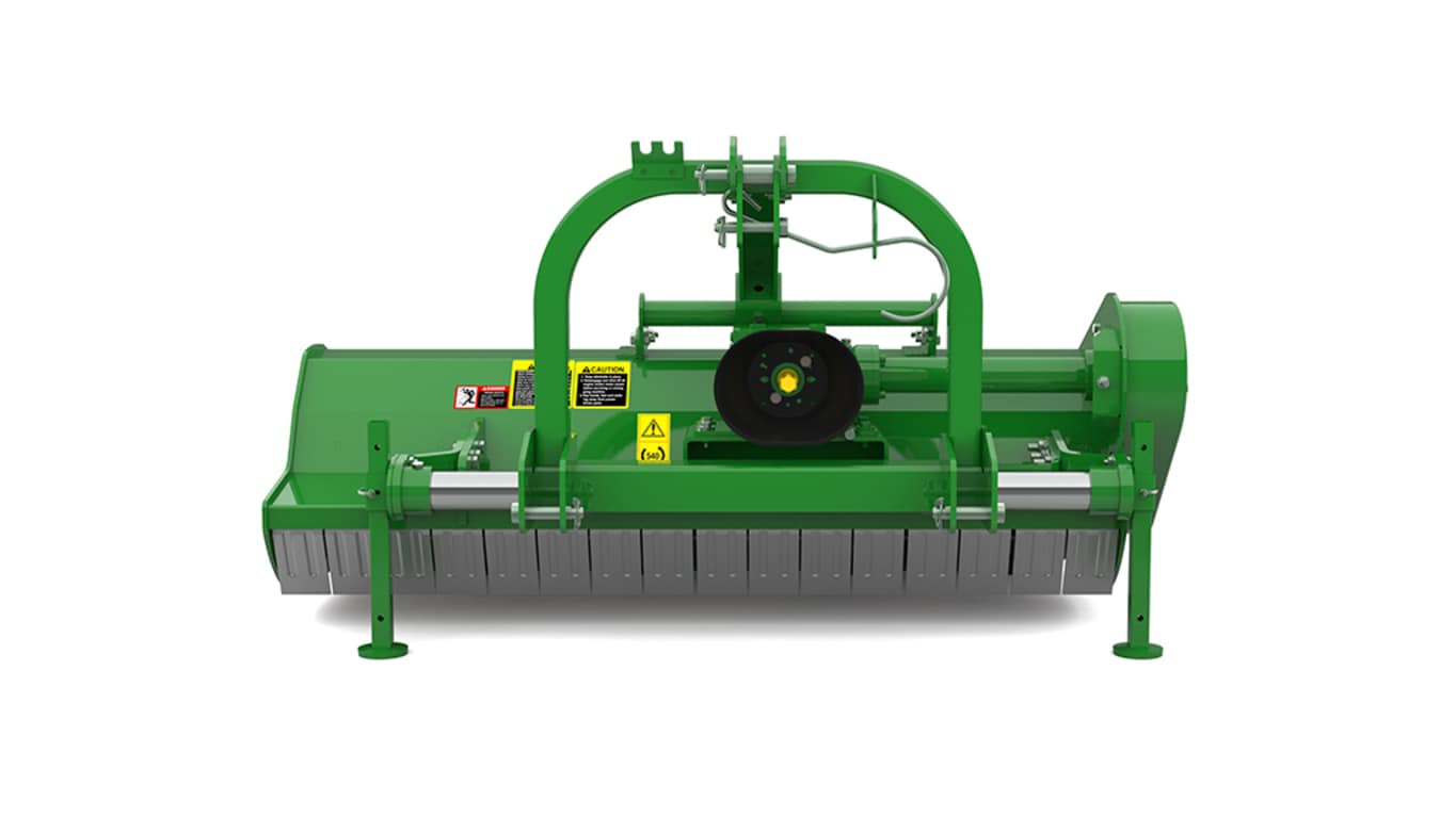 Vue de face d’une machine agricole verte avec des autocollants d’avertissement de sécurité visibles.