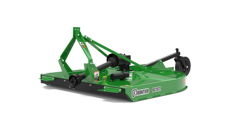 Photo en studio d'une faucheuse rotative RC2072 verte, orientée vers l'avant-gauche, sur un fond blanc.