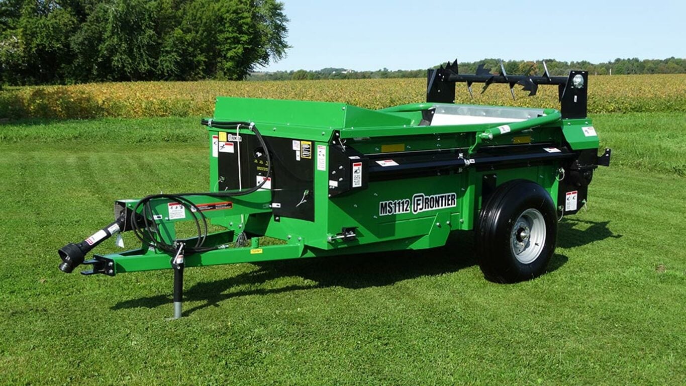 Field image with a side view of a Frontier livestock MS112 Model