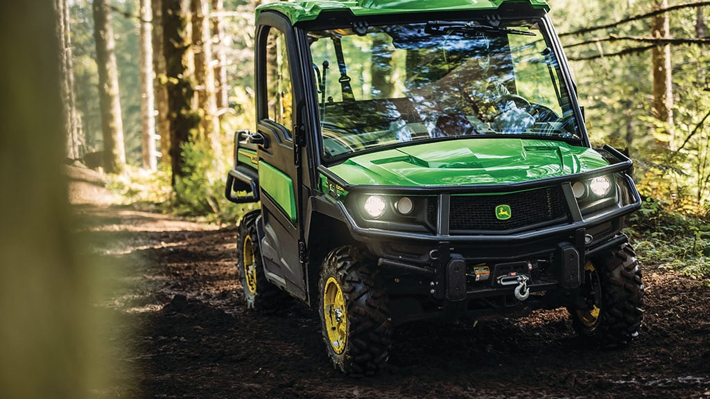 Mid-Size Gator™ XUV Crossover UTVs | Side by Sides | John Deere CA