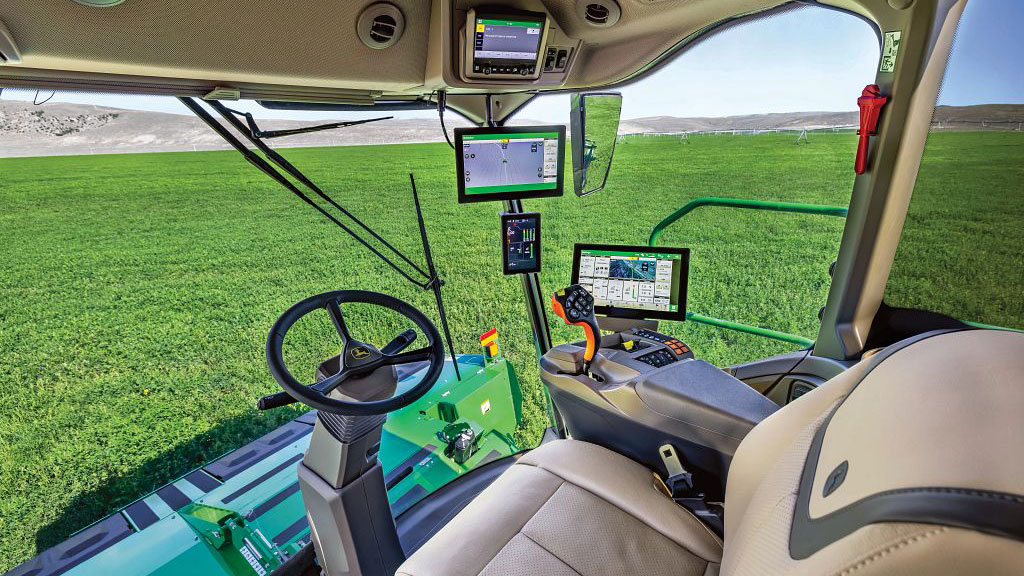 Photo de l’intérieur de la cabine d’une andaineuse