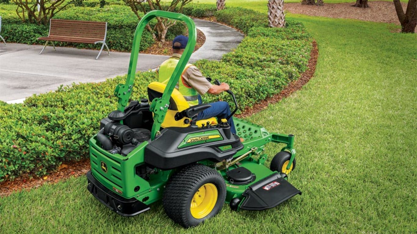 Commercial Mowers ZTrak™ Z950R ZeroTurn Mowers John Deere CA