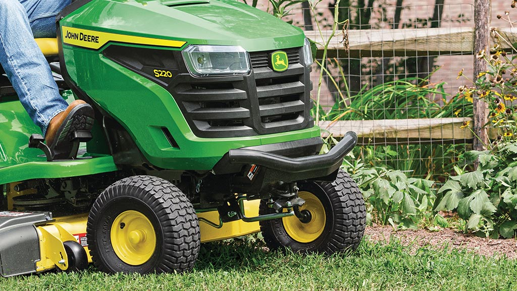Lawn Tractors 200 Series John Deere CA