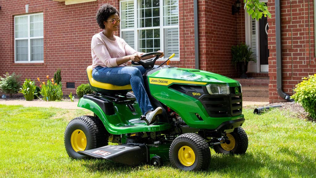 Tracteurs de pelouse de la série 100