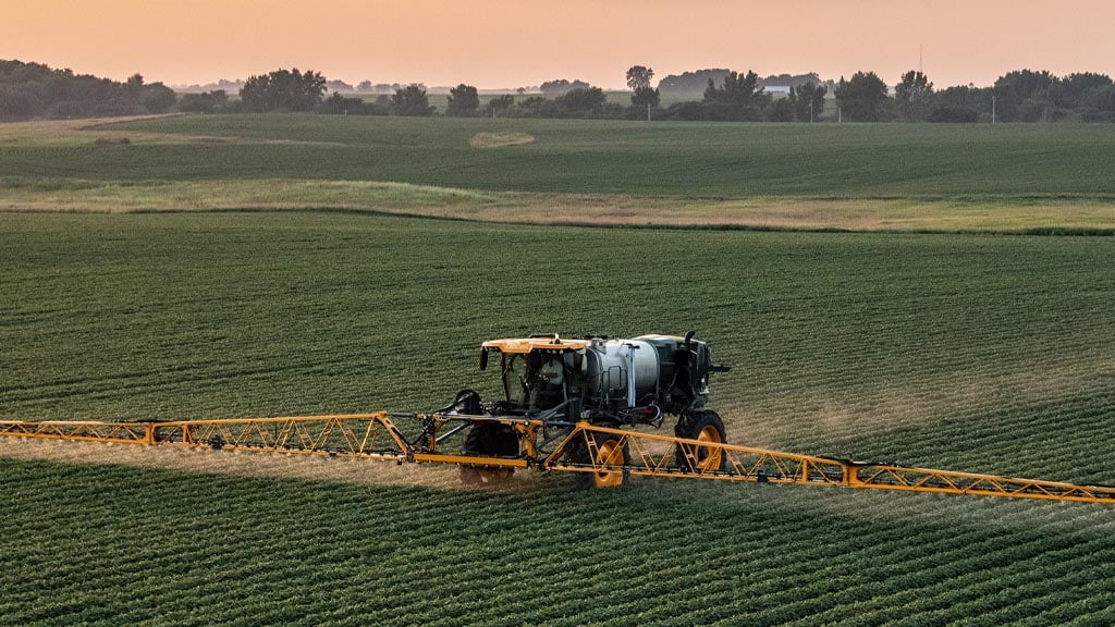 hagie sprayer in the field