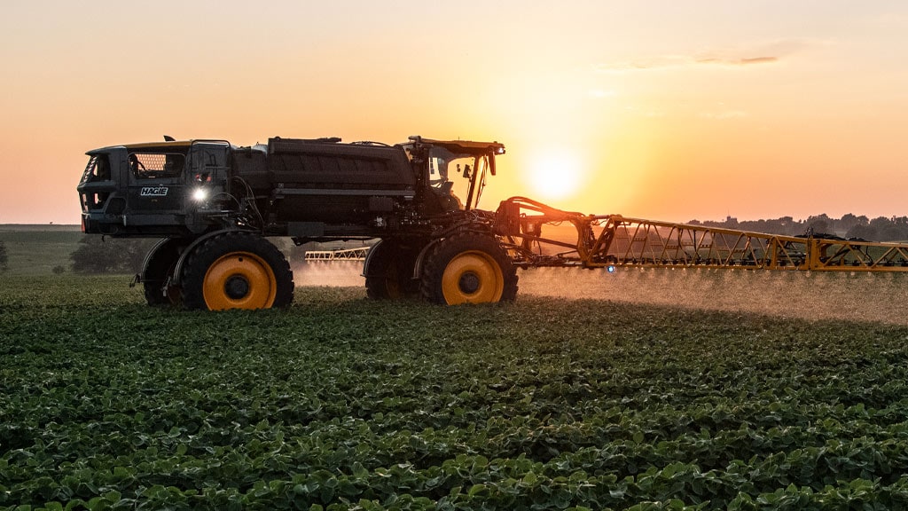 hagie sprayer in the field