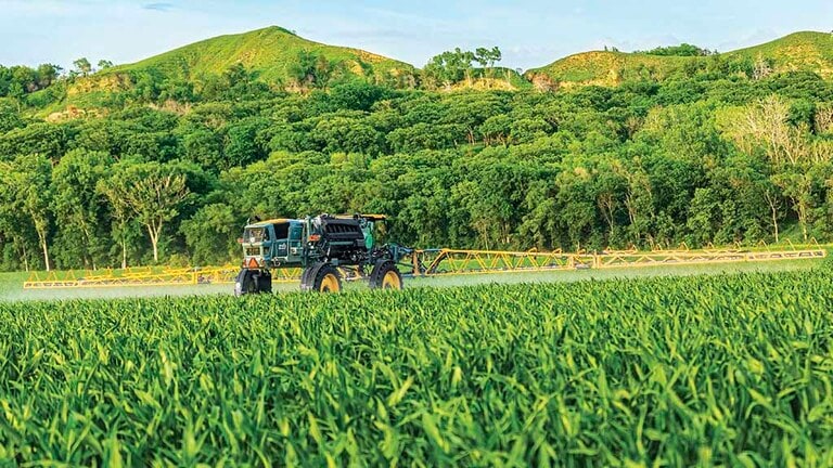 STS16 Hagie™ Self-Propelled Sprayer