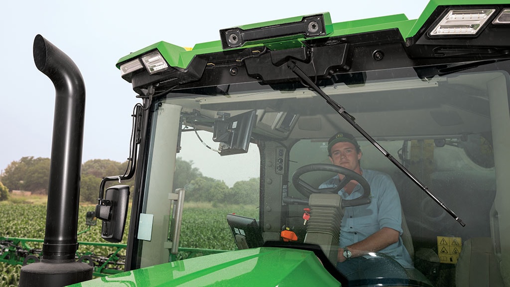 Pulvérisateur équipé du système AutoTrac Vision&nbsp;2.0.