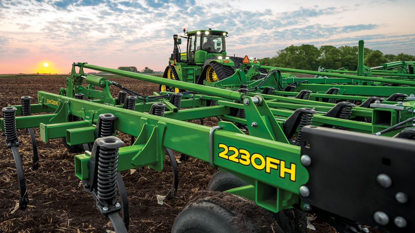 Field image of a 2230FH Floating Hitch Field Cultivator