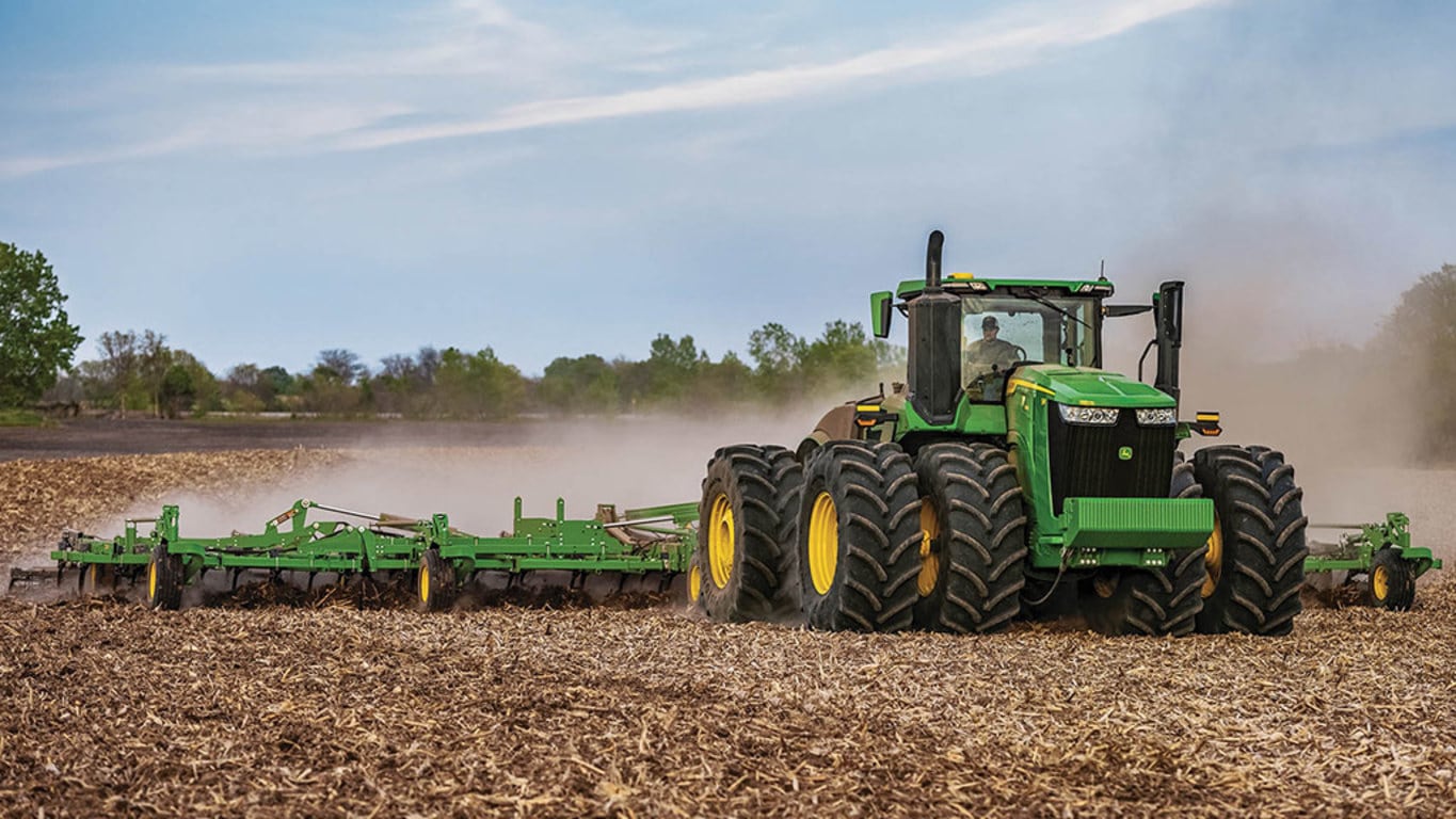 Field image of a 9R 540 tractor