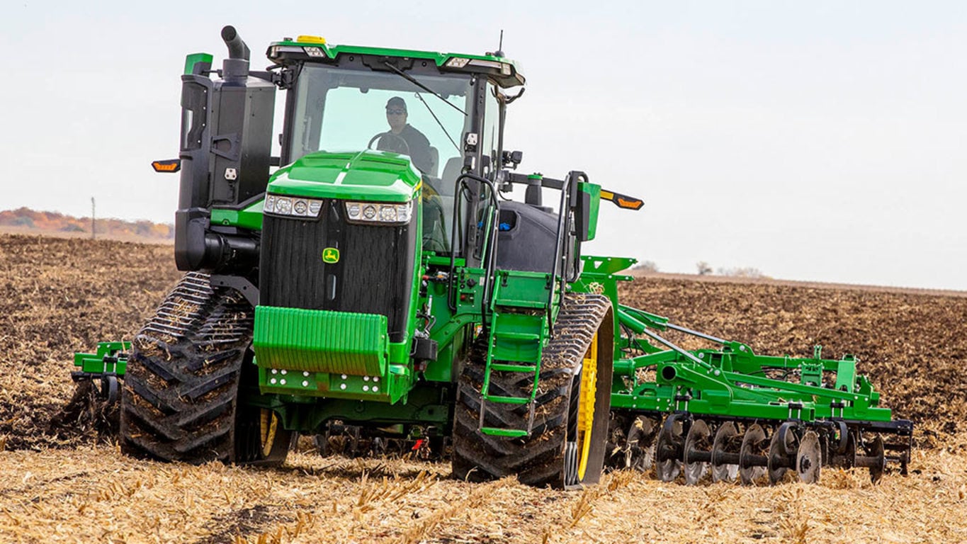 Image d'un tracteur 9RT&nbsp;490 dans un champ