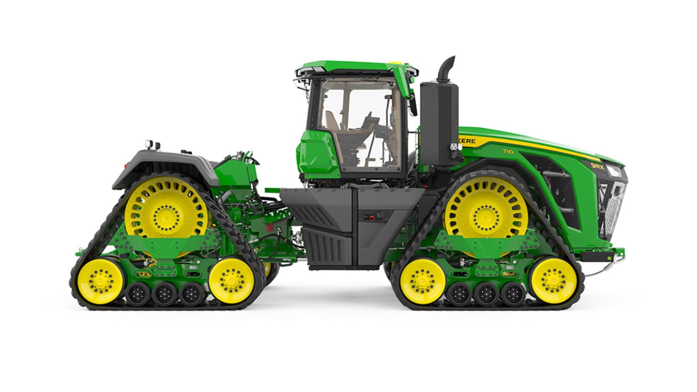 9RX 710 Static image displaying tractor's right side