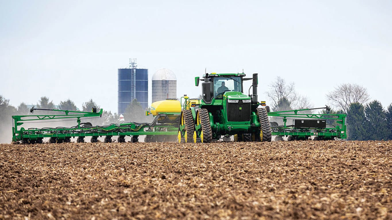 Image d'un tracteur 9RX&nbsp;490 dans un champ