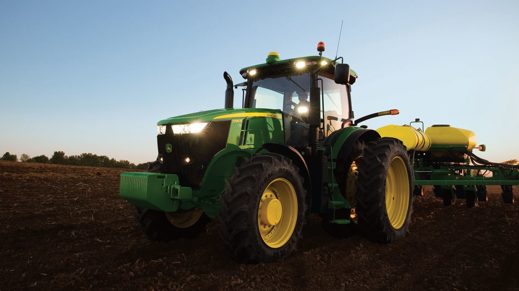 7270R Row Crop Tractor