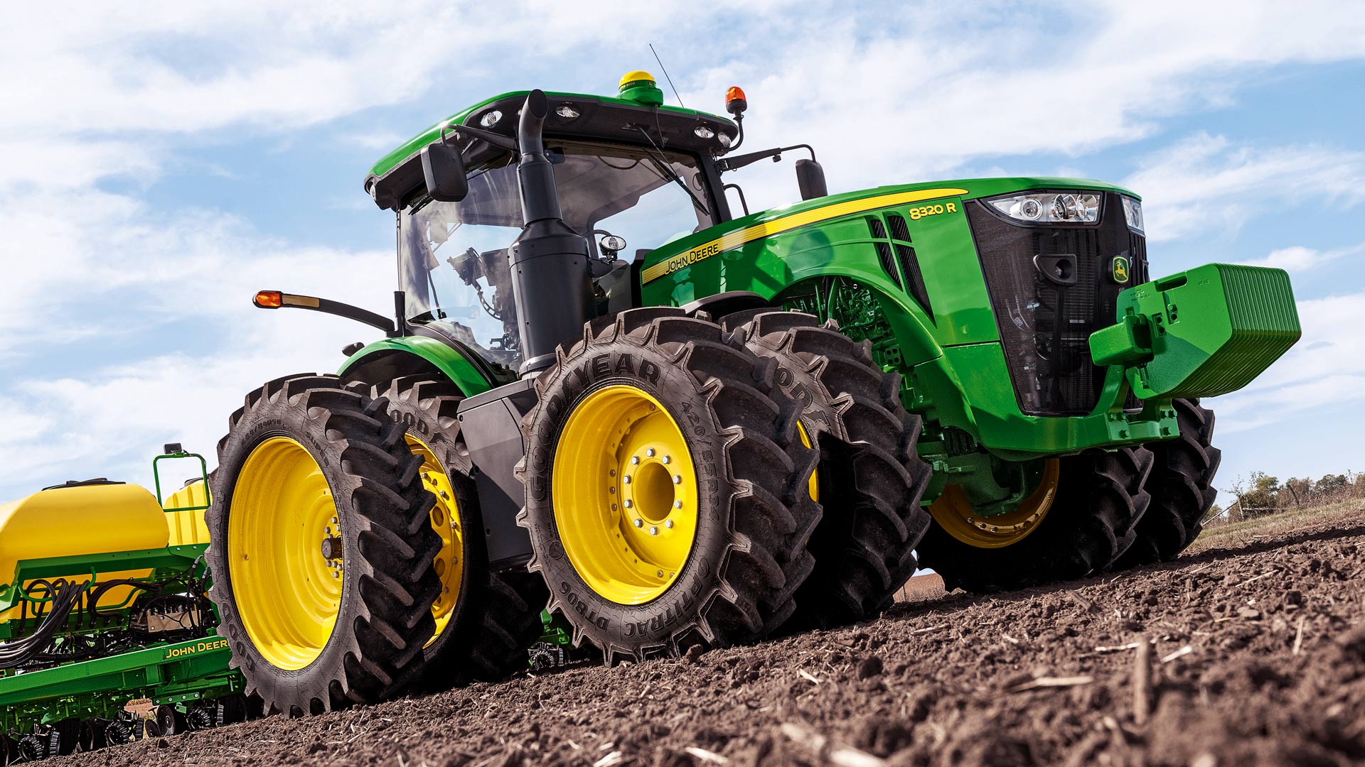 John Deere Tractors | Row Crop Tractors | John Deere CA