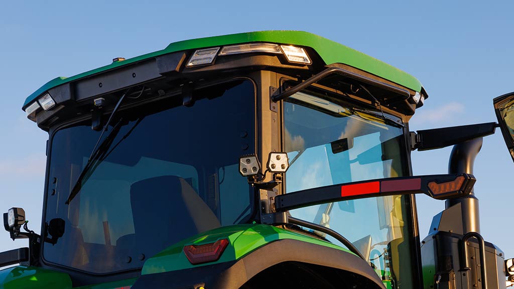 Image of the rear of the tractor cab showing rear window tint