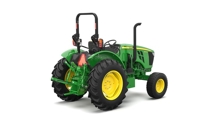 Tracteur utilitaire vert sur fond blanc.