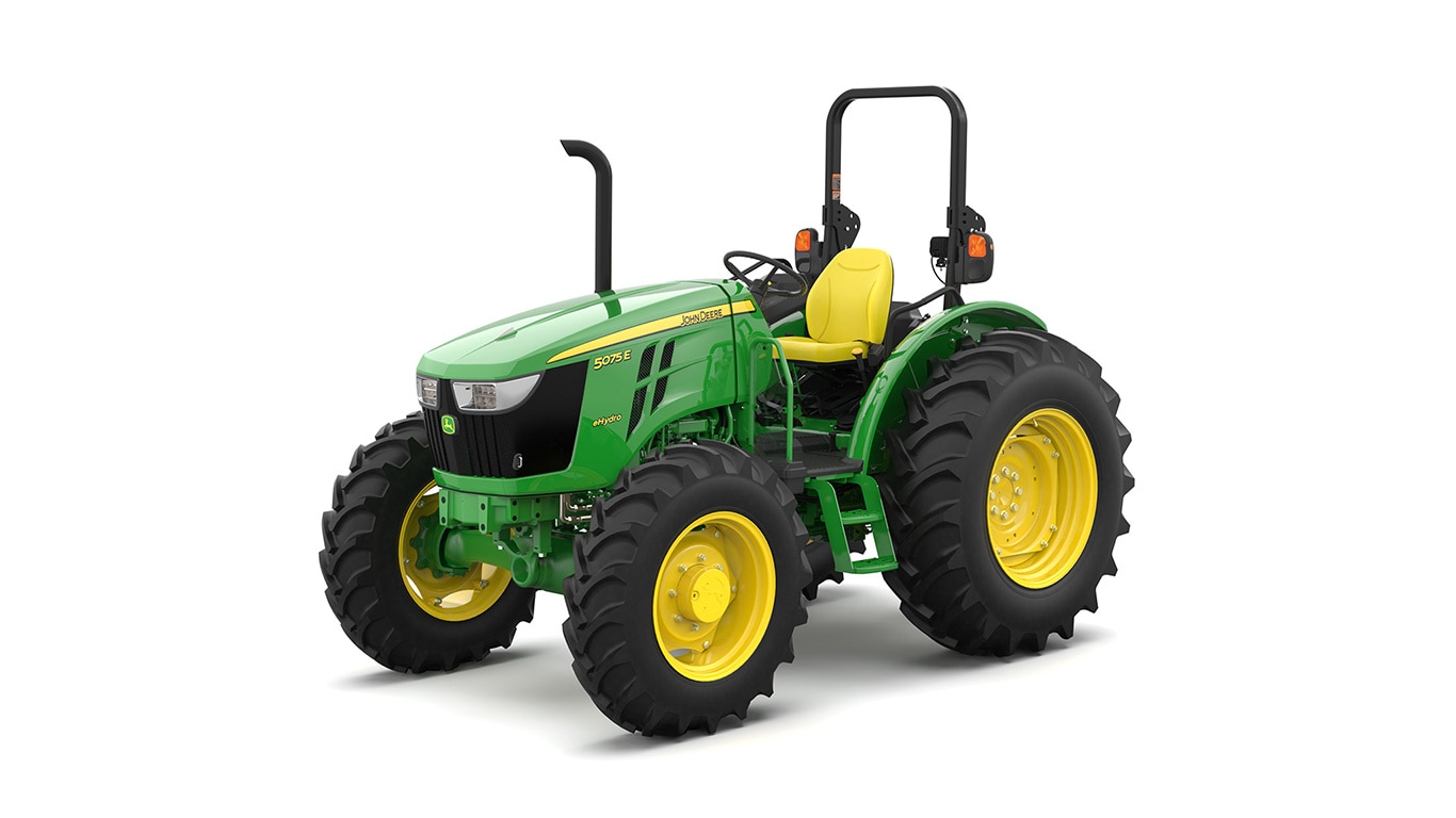 Tracteur utilitaire vert sur fond blanc.