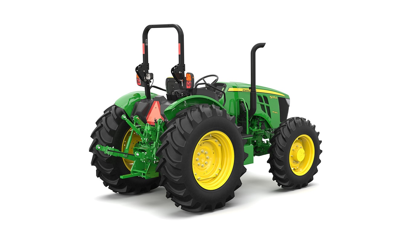 Tracteur utilitaire vert sur fond blanc.